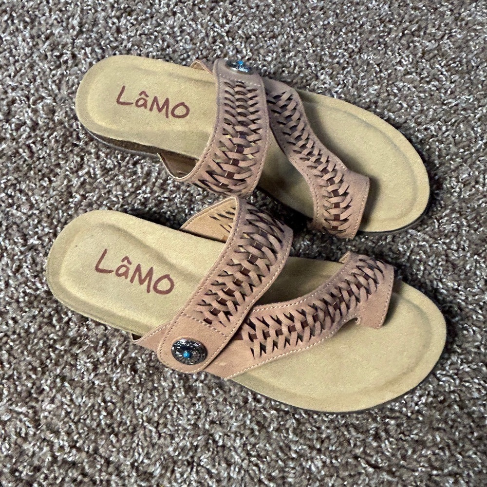 Lamo Women’s Tan Woven Sandals Slip-On Style